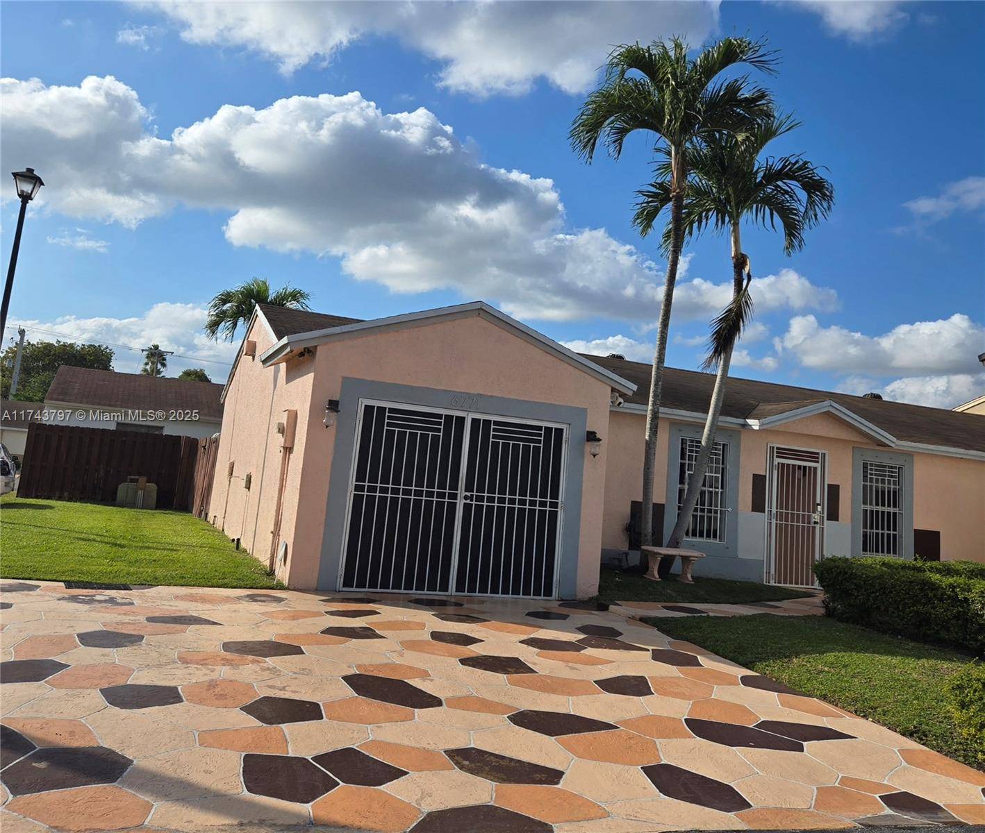 6771 NW 199th TerHialeah - picture