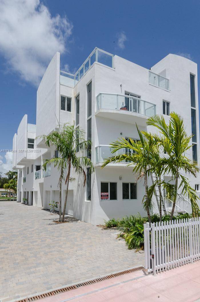 1985 CalaisMiami Beach - NORMANDY WATERWAY SUB condo unit 3 - picture