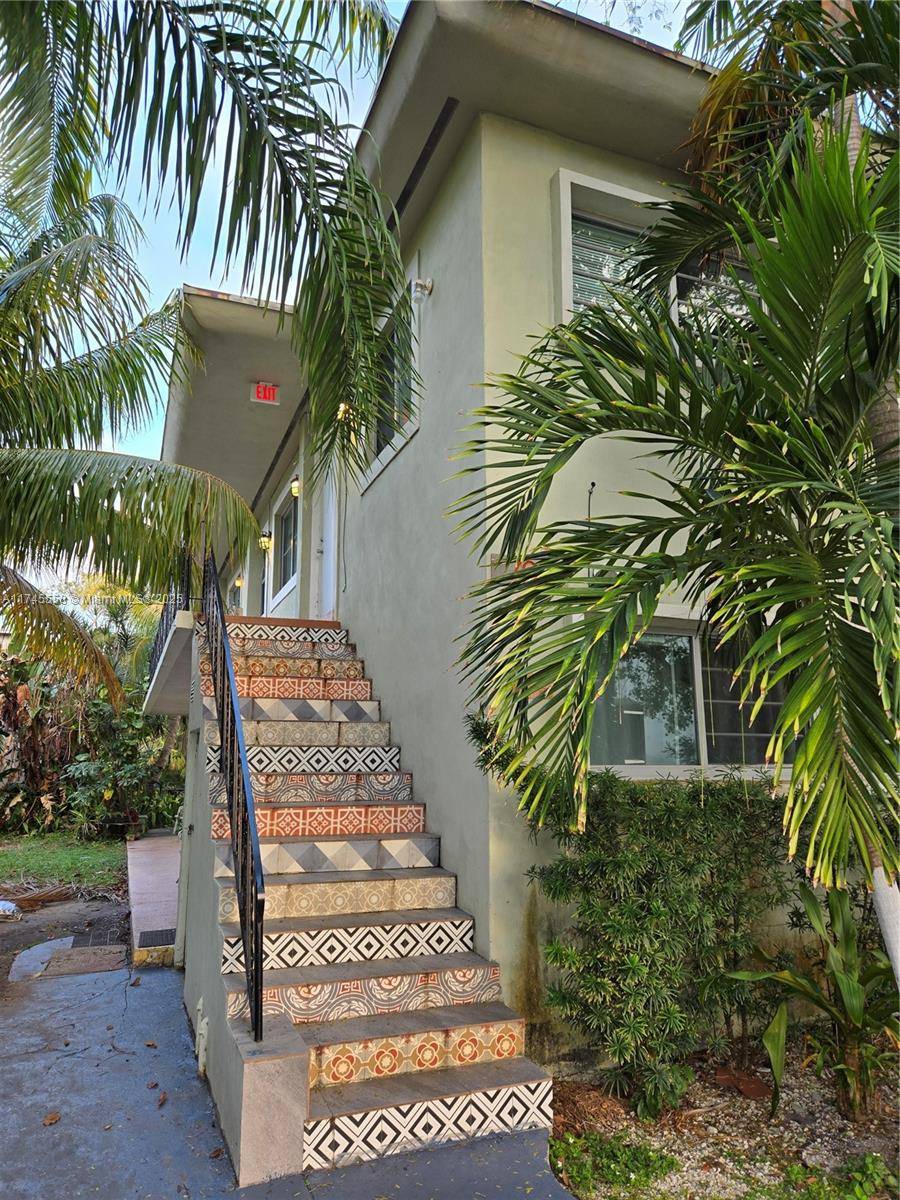 7025 Rue GranvilleMiami Beach - picture