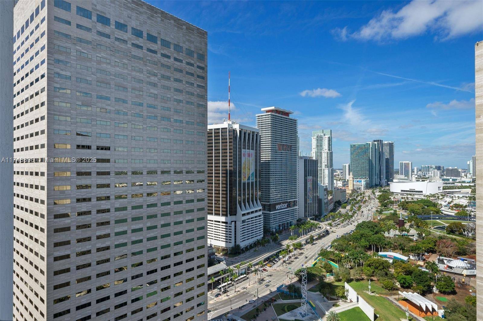 335 S Biscayne BlvdMiami - Condo 5+ Stories,Condo condo unit 2402 - picture