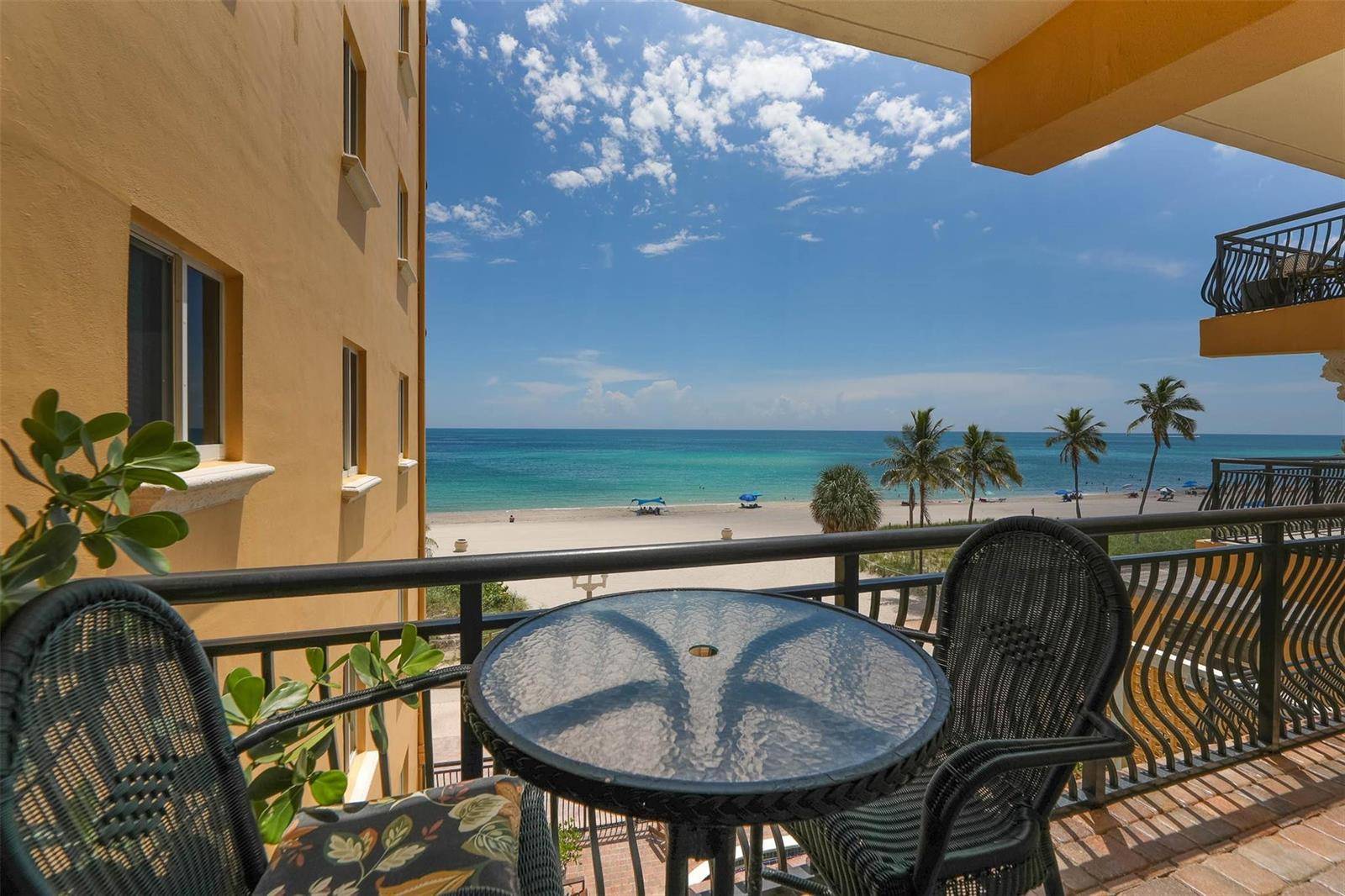 1815 N SurfHollywood - La Playa condo unit 403 - picture