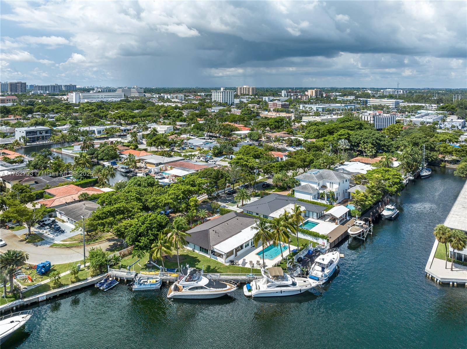 1975 Ixora RdNorth Miami - picture