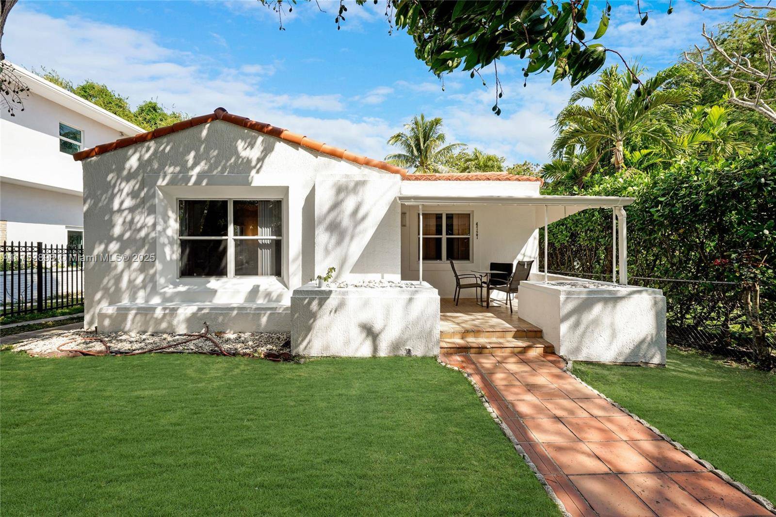 4727 NE 1st CtMiami - picture