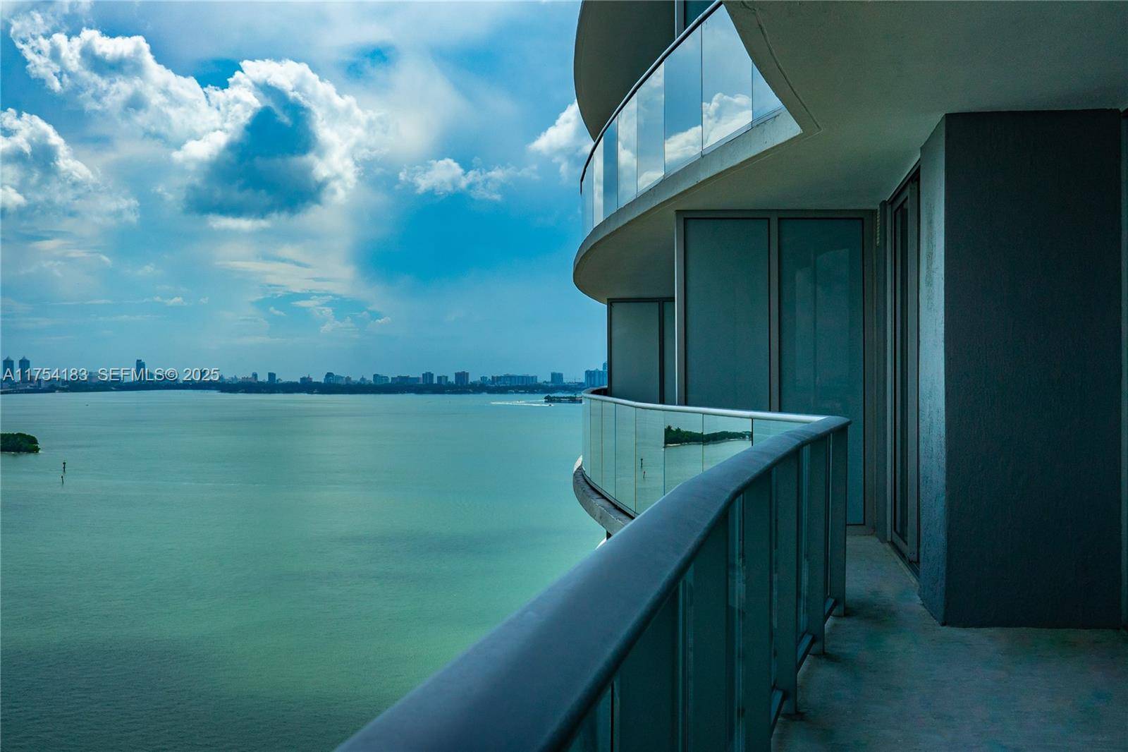 488 NE 18 StMiami - ARIA ON THE BAY CONDO condo unit 1809 - picture