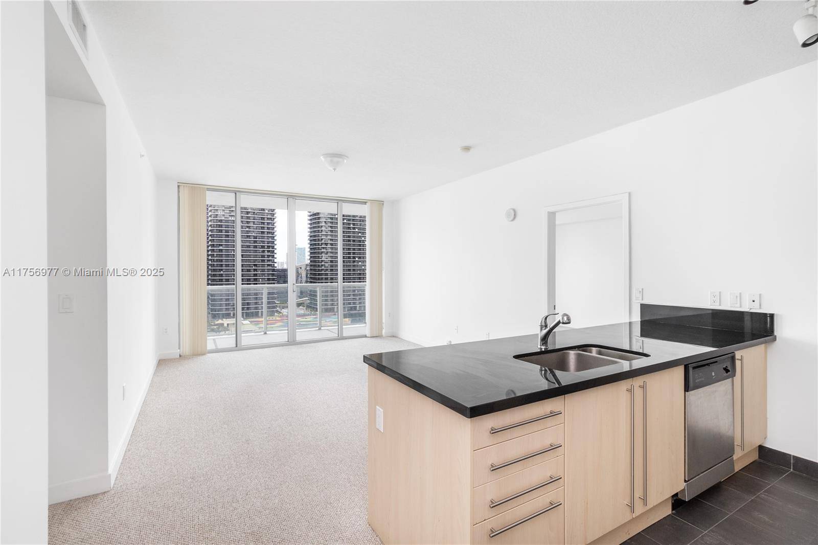 1111 SW 1st AveMiami - THE AXIS ON BRICKELL II C condo unit 2423-N - picture
