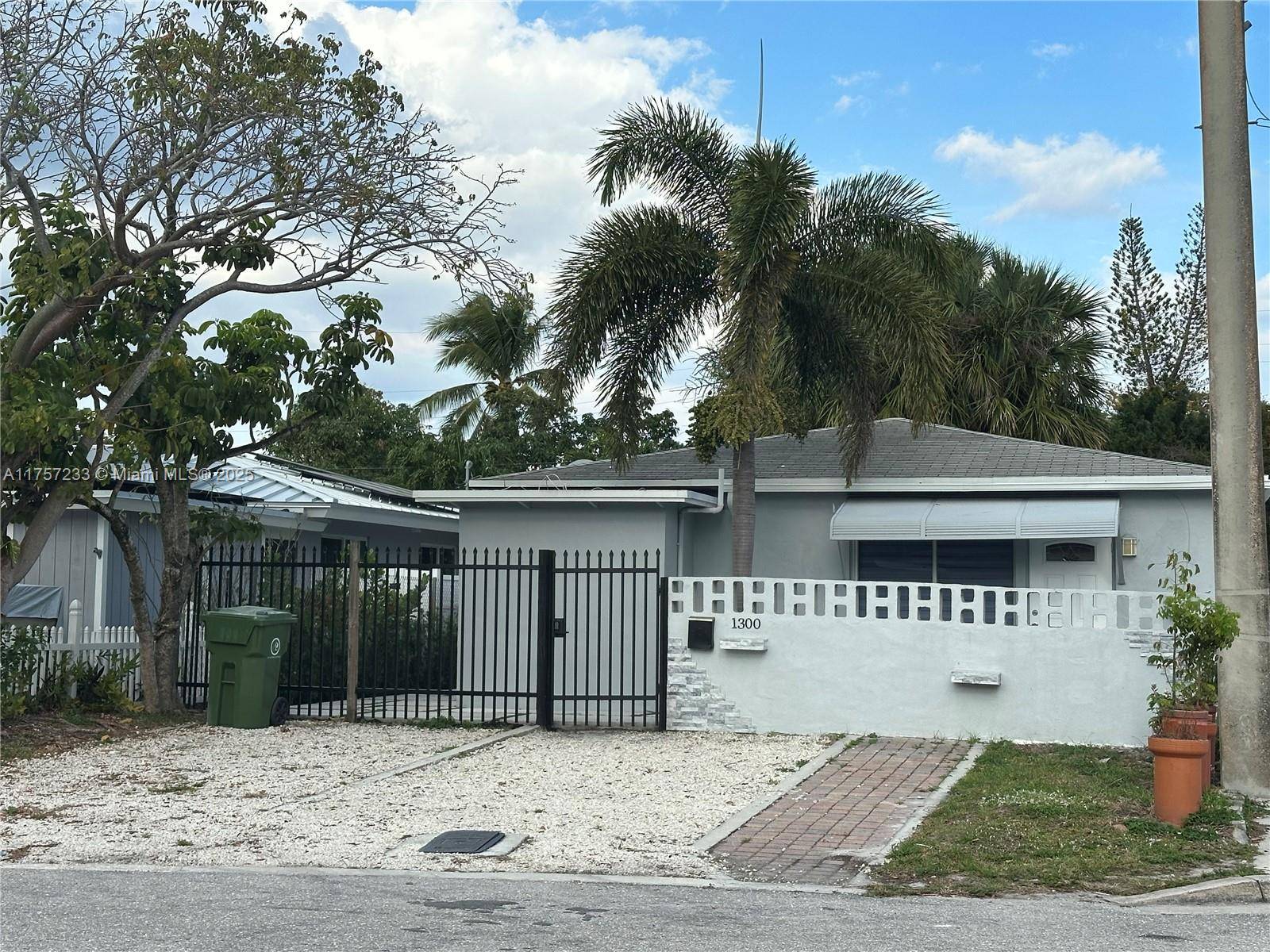 1300 NW 7th TerFort Lauderdale - picture