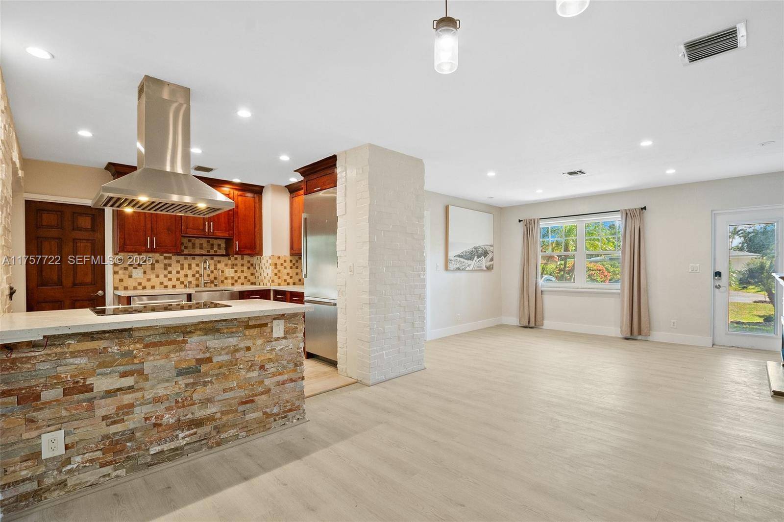 2725 NE 21st AveFort Lauderdale - picture