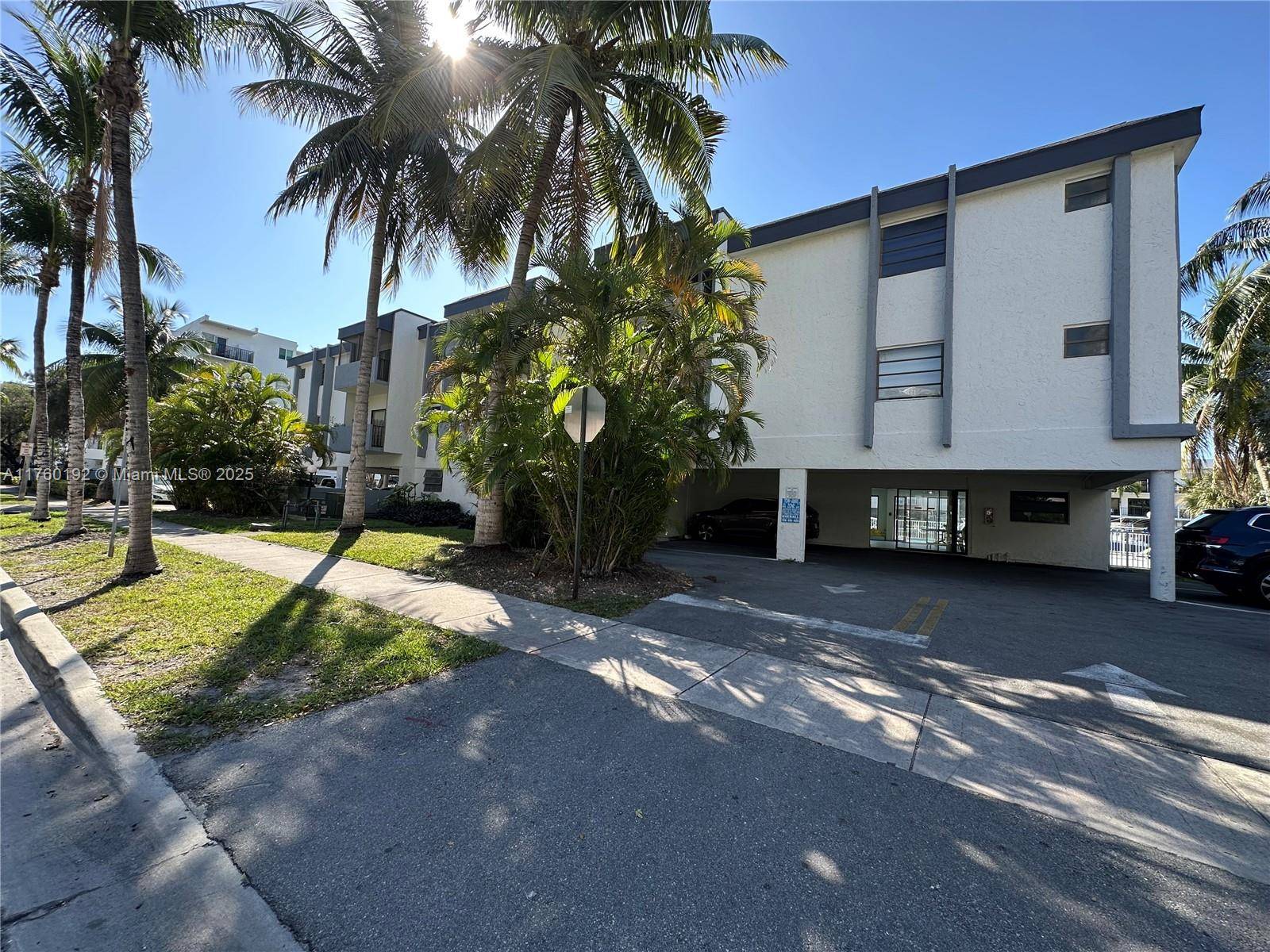 3582 NE 171st StreetNorth Miami Beach - Condo 1-4 Stories,Condo condo unit 301 - picture