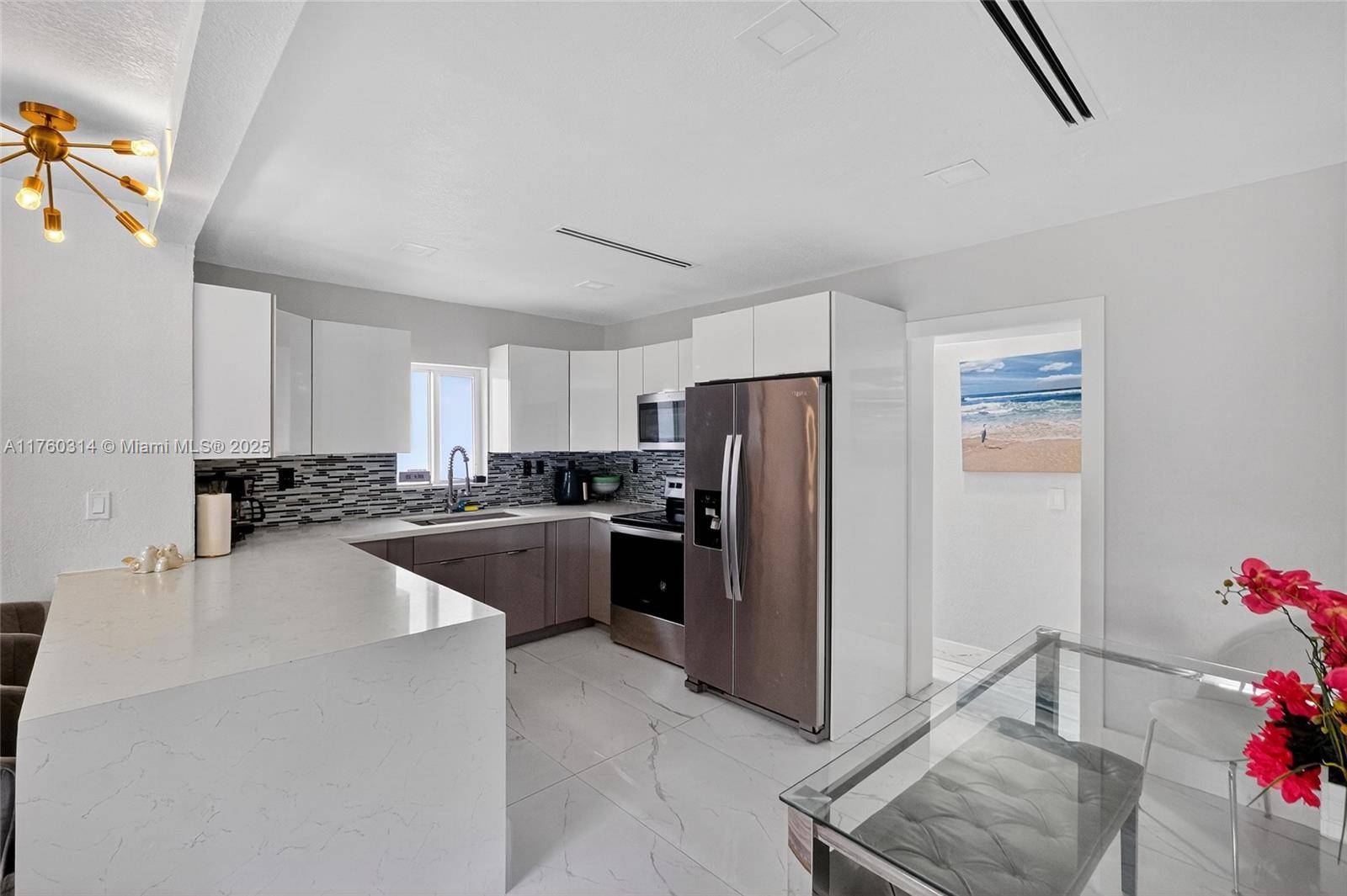 231 NW 44th StMiami - picture