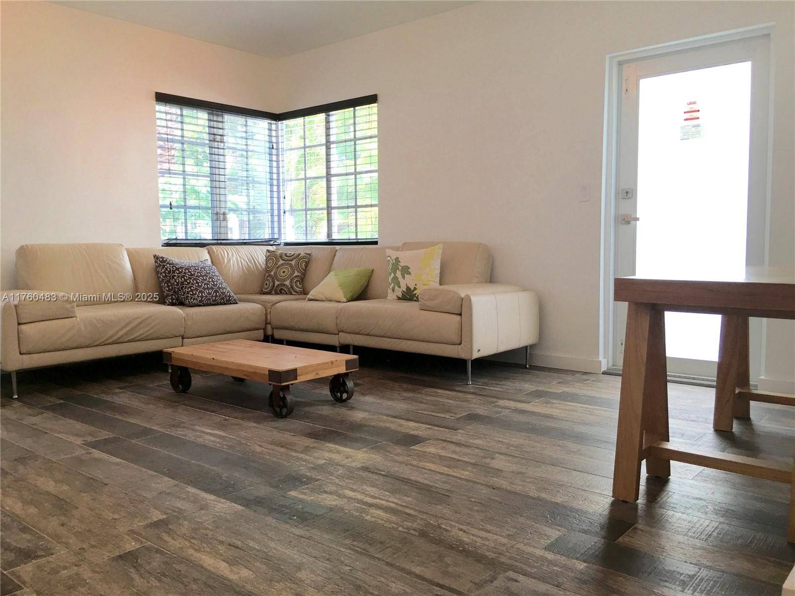 645 Michigan AveMiami Beach - Condo 1-4 Stories,Condo condo unit C - picture