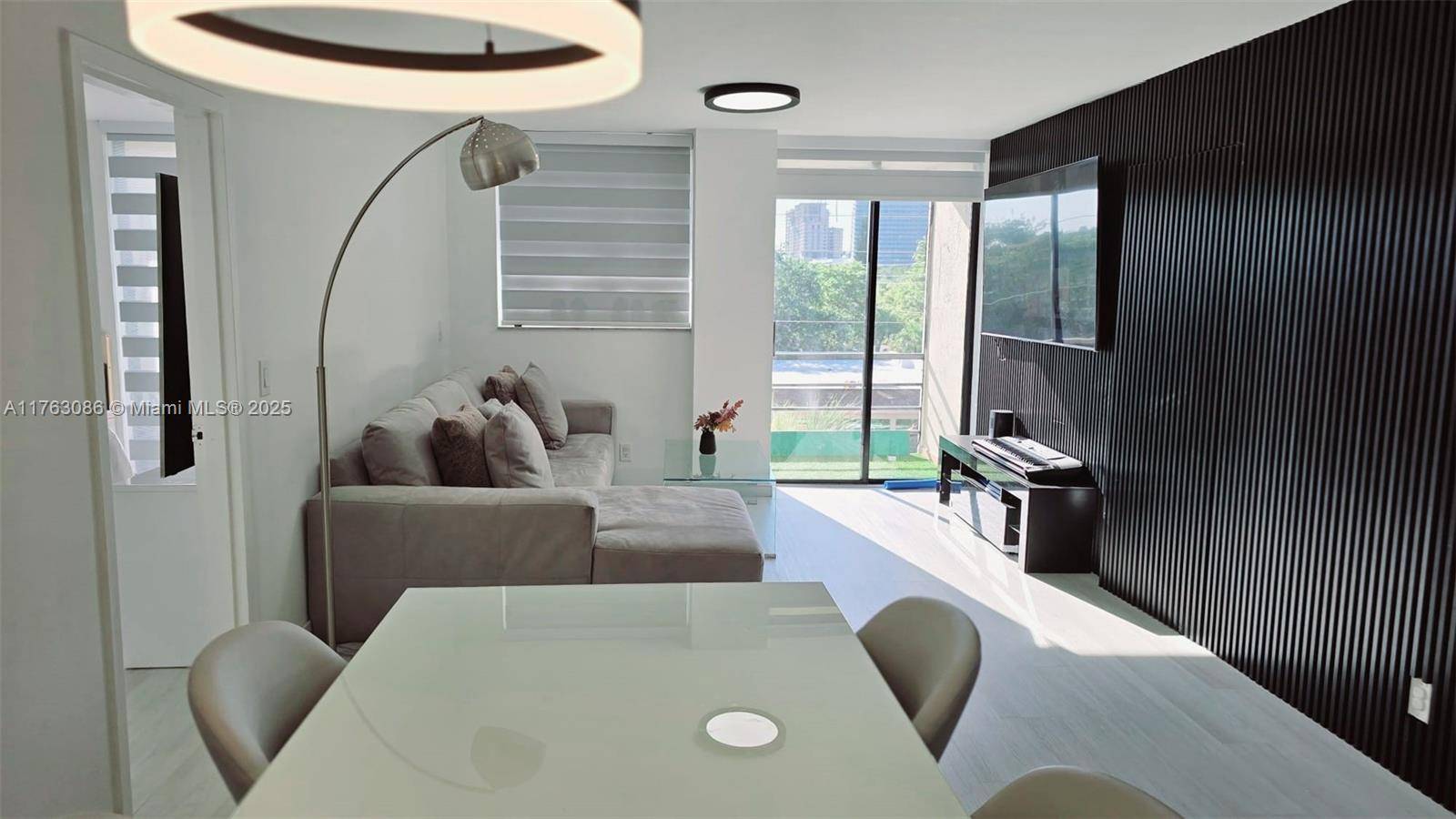 2821 N Miami Beach BlvdNorth Miami Beach - Condo 1-4 Stories,Co-Op condo unit 4F - picture