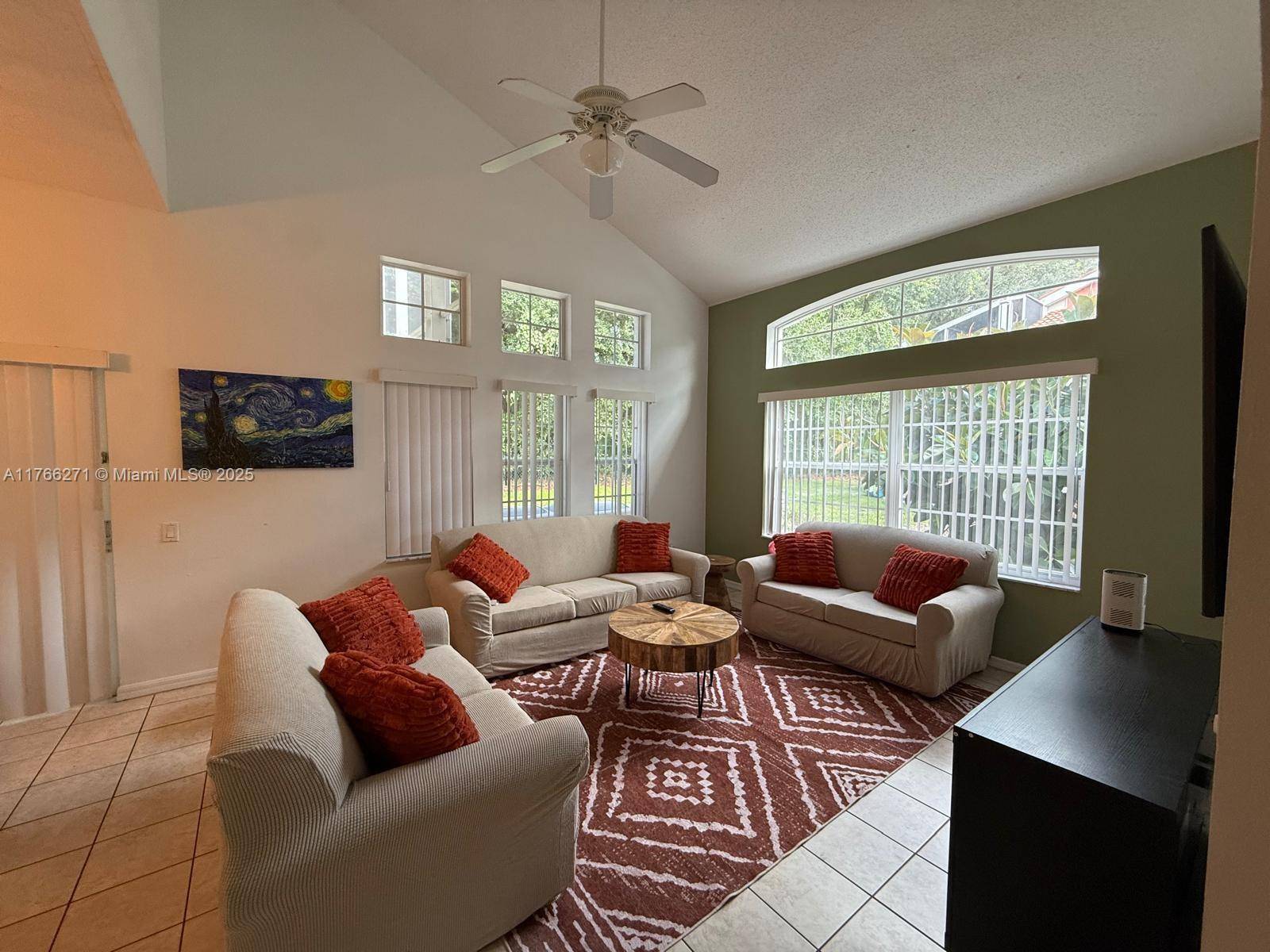 1013 Park Ridge CirKissimmee - picture