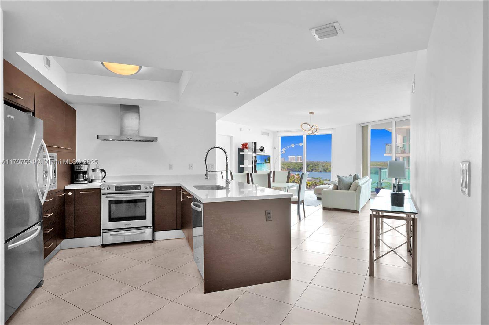 250 Sunny Isles BlvdSunny Isles Beach - Condo 5+ Stories,Condo condo unit 3-904 - picture