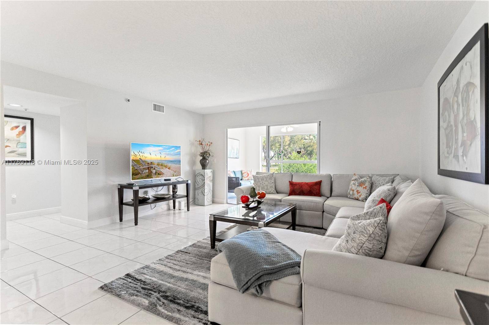5876 Regal Glen DrBoynton Beach - Coral Lakes condo unit 101 - picture
