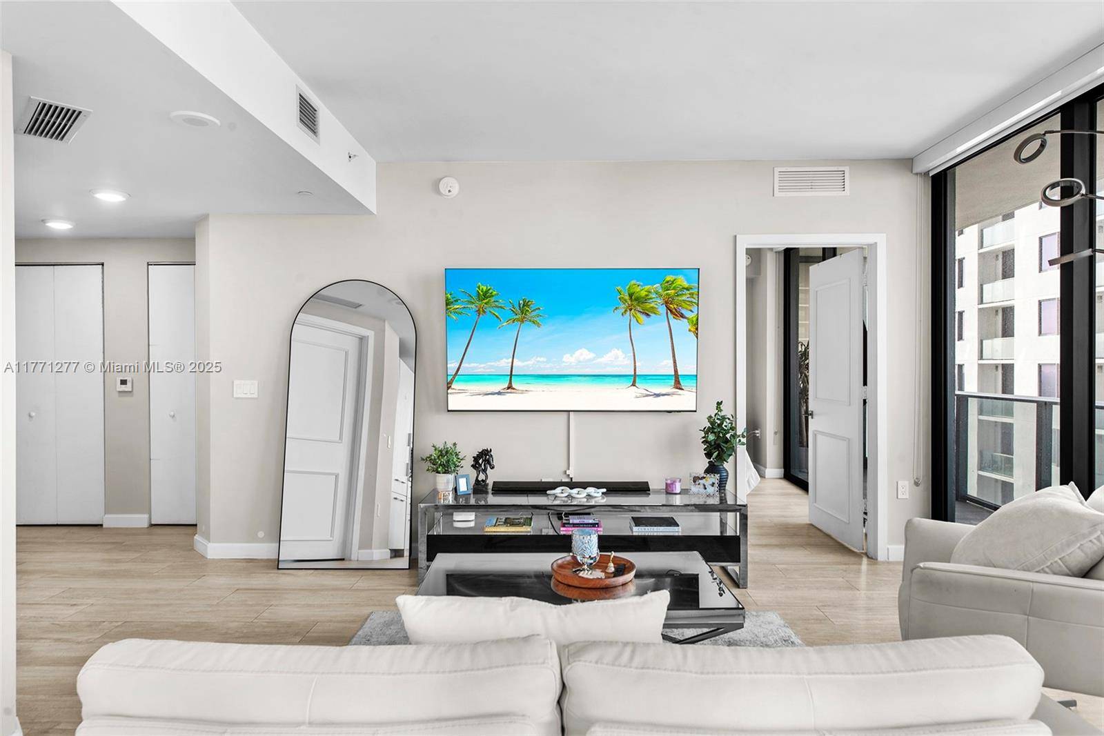 55 SW 9th StMiami - Condo 5+ Stories,Condo condo unit 3601 - picture