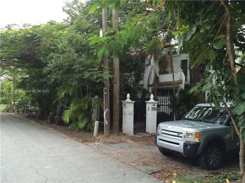 701 NE 67th StMiami - picture