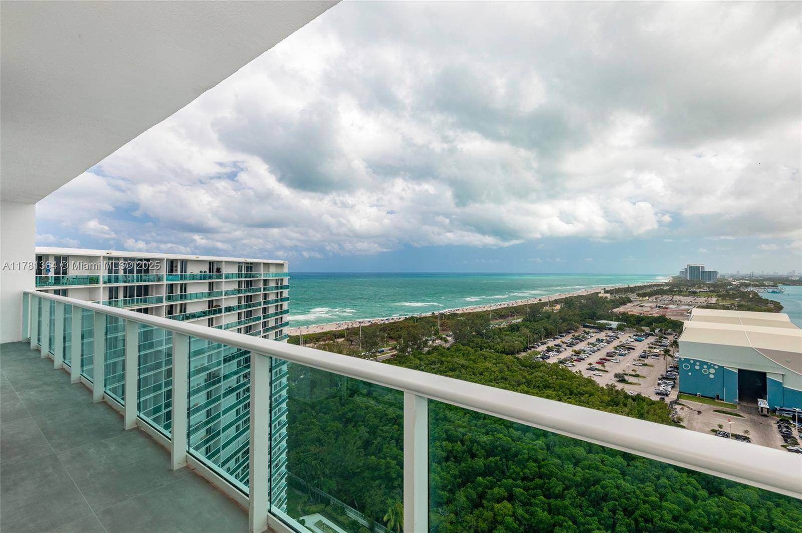 100 Bayview DrSunny Isles Beach - Condo 5+ Stories,Condo condo unit PH25 - picture