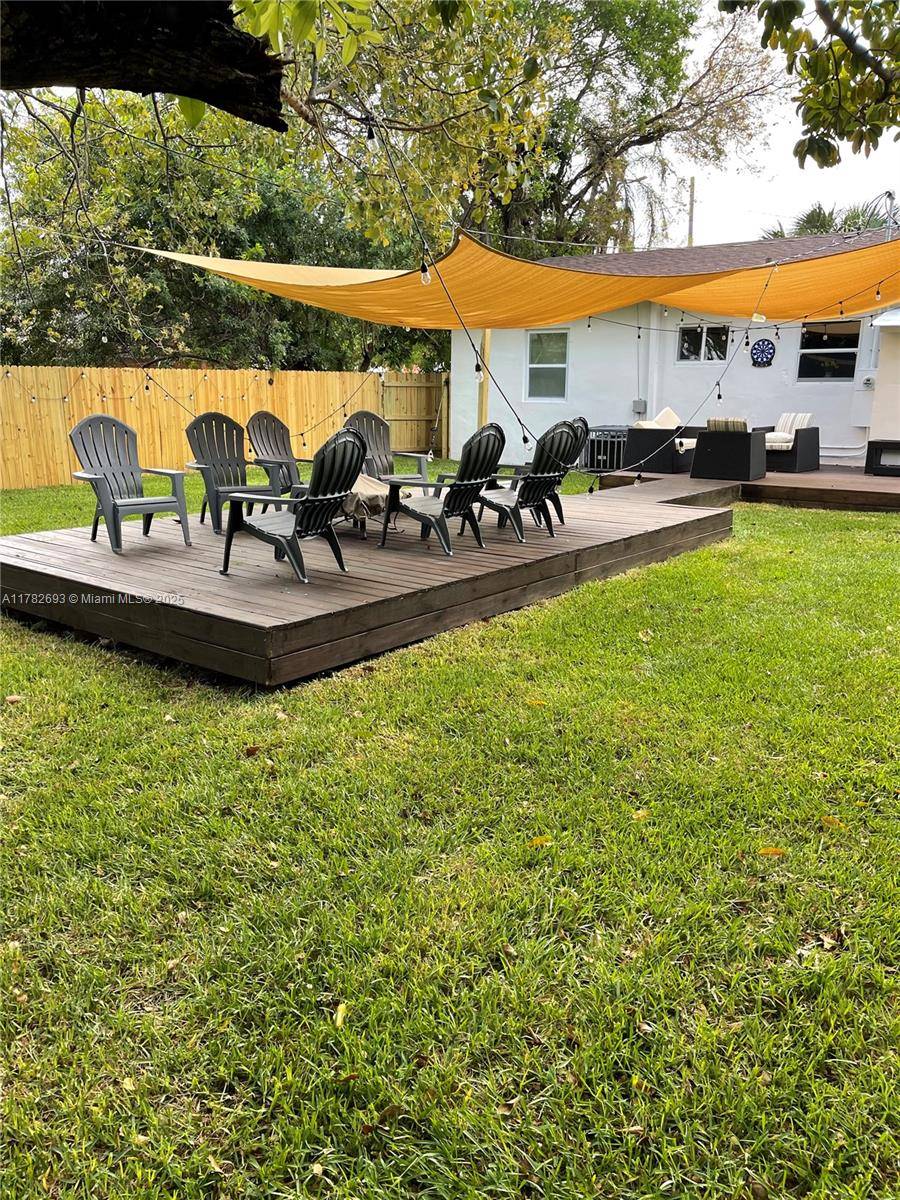 261 NW 46th StMiami - picture