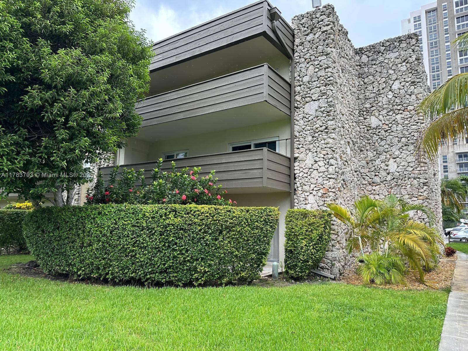 8335 SW 72nd AveMiami - Condo 1-4 Stories,Condo condo unit 202D - picture