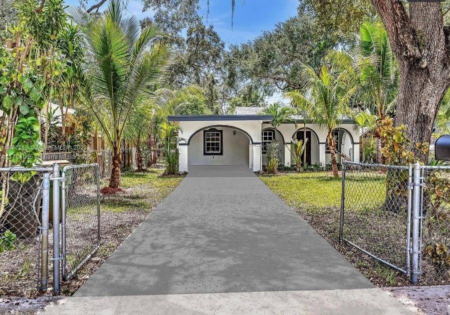 936 NE 132nd StNorth Miami - picture