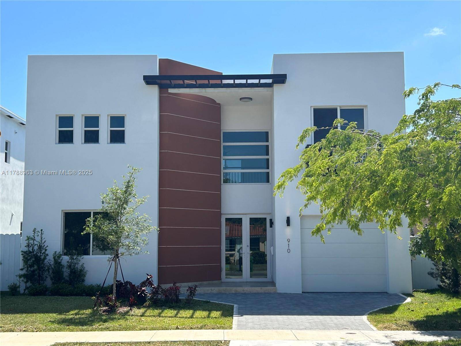 910 SW 24th RdMiami - picture