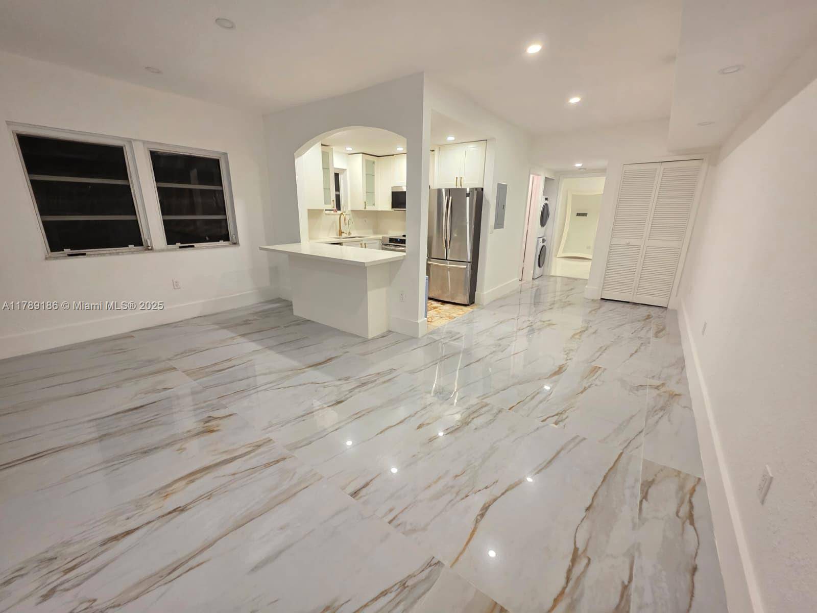 760 Euclid AveMiami Beach - Condo/Co-Op/Annual,Condo condo unit 204 - picture