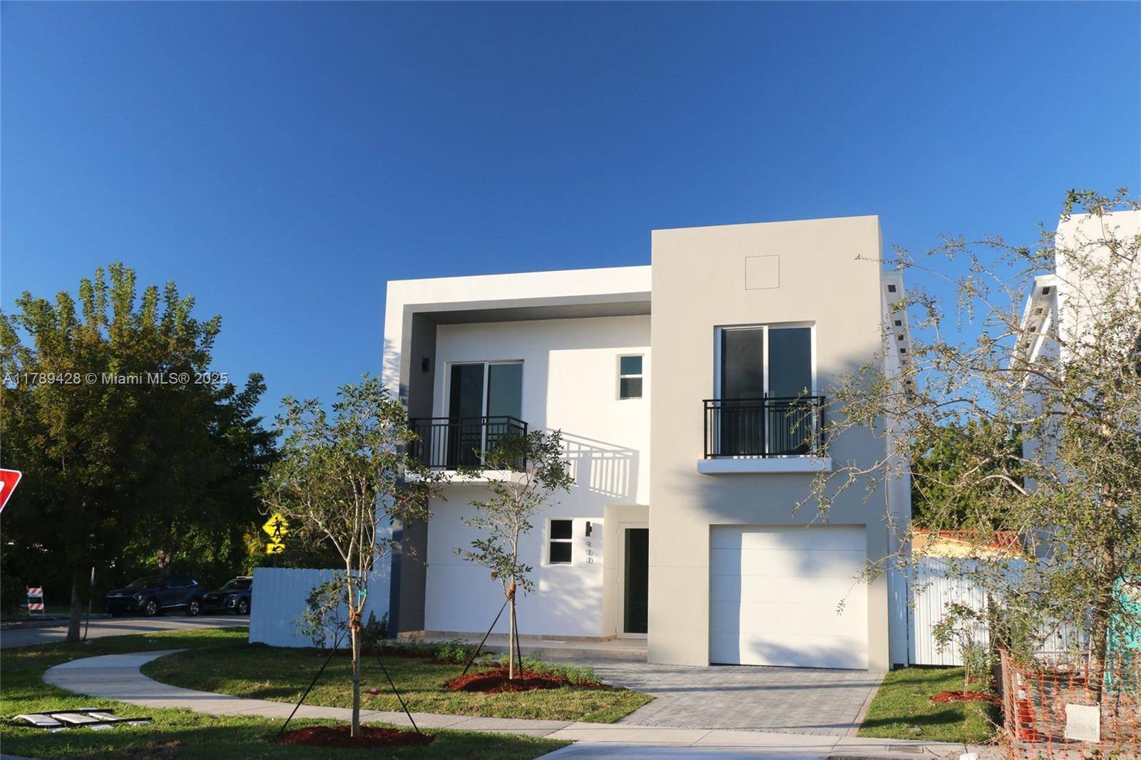 900 SW 24th RdMiami - picture