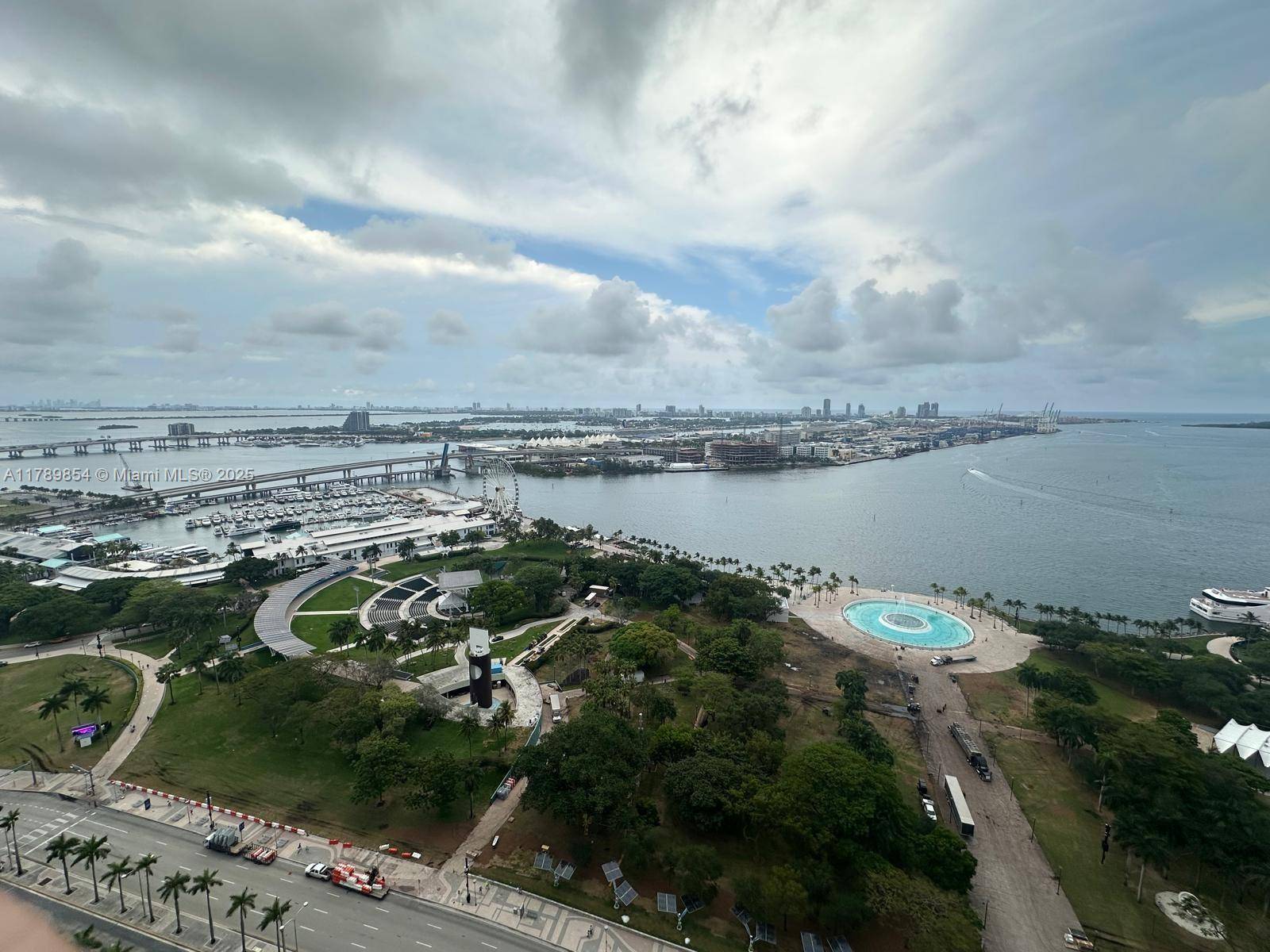 50 Biscayne BlvdMiami - Condo 5+ Stories,Condo condo unit 3308 - picture