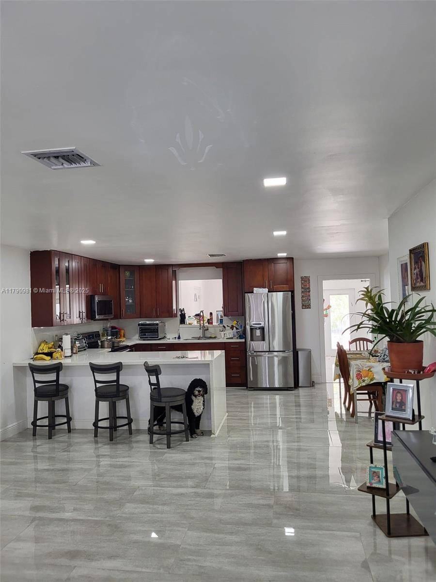 1650 NE 147th StMiami - picture