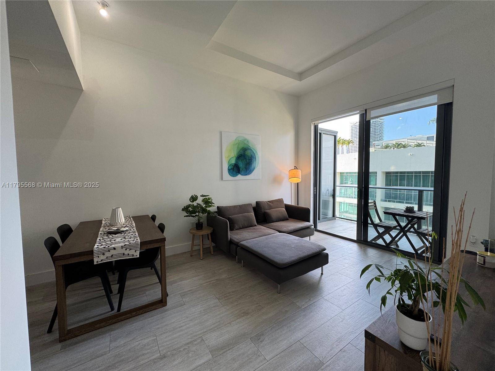 121 NE 34th StMiami - Condo 5+ Stories,Condo condo unit L601 - picture