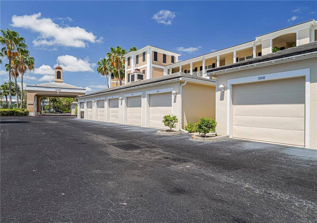 4775 S HarborVero Beach - CAMDEN HOUSE AT OAK HARBOR condo unit 207 - picture