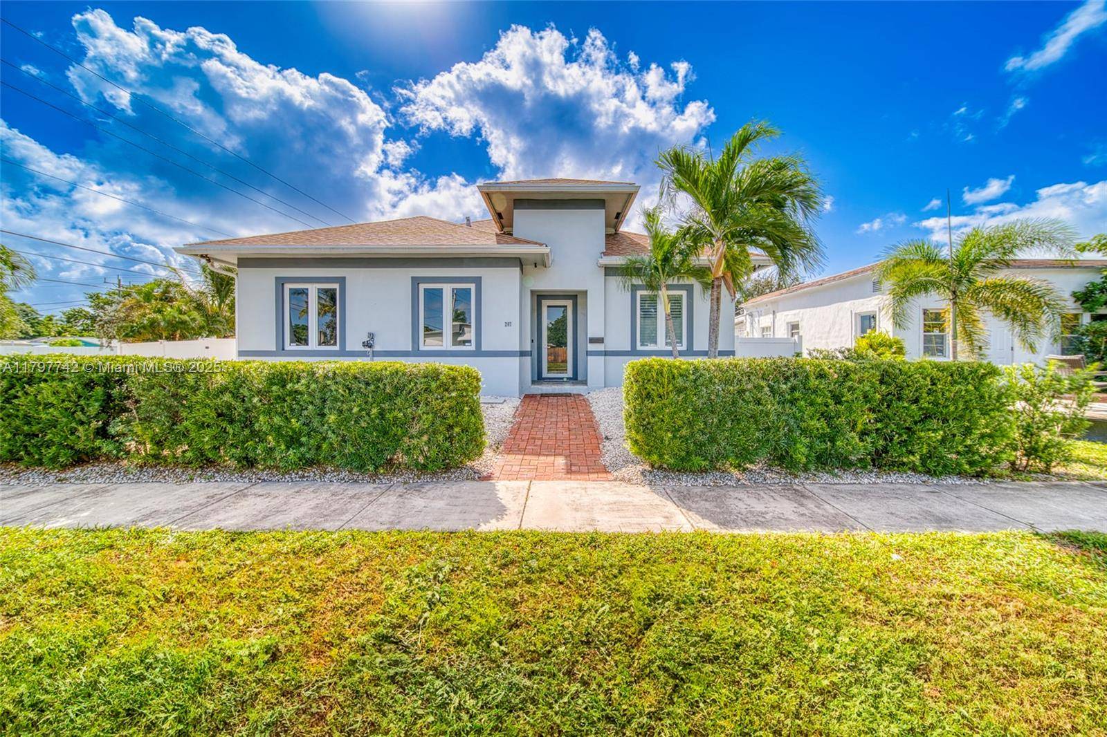 207 SW 11th StDania Beach - picture