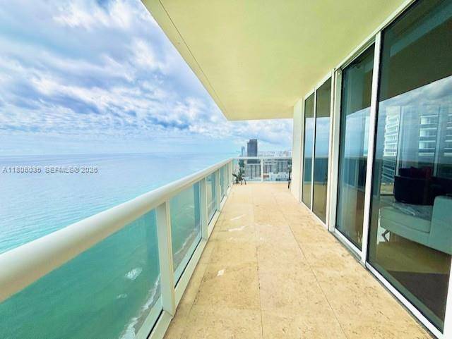 1830 S Ocean DrHallandale Beach - BEACH CLUB TWO CONDO condo unit 3702 - picture