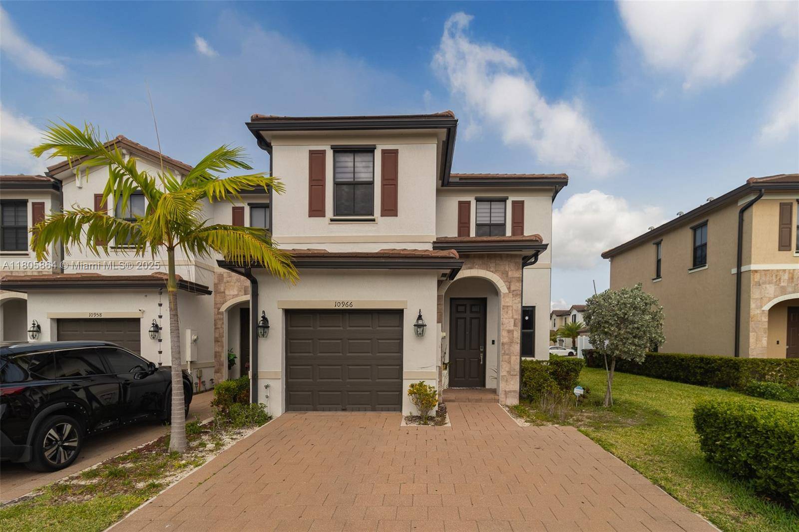 10966 W 33rd WayHialeah - picture