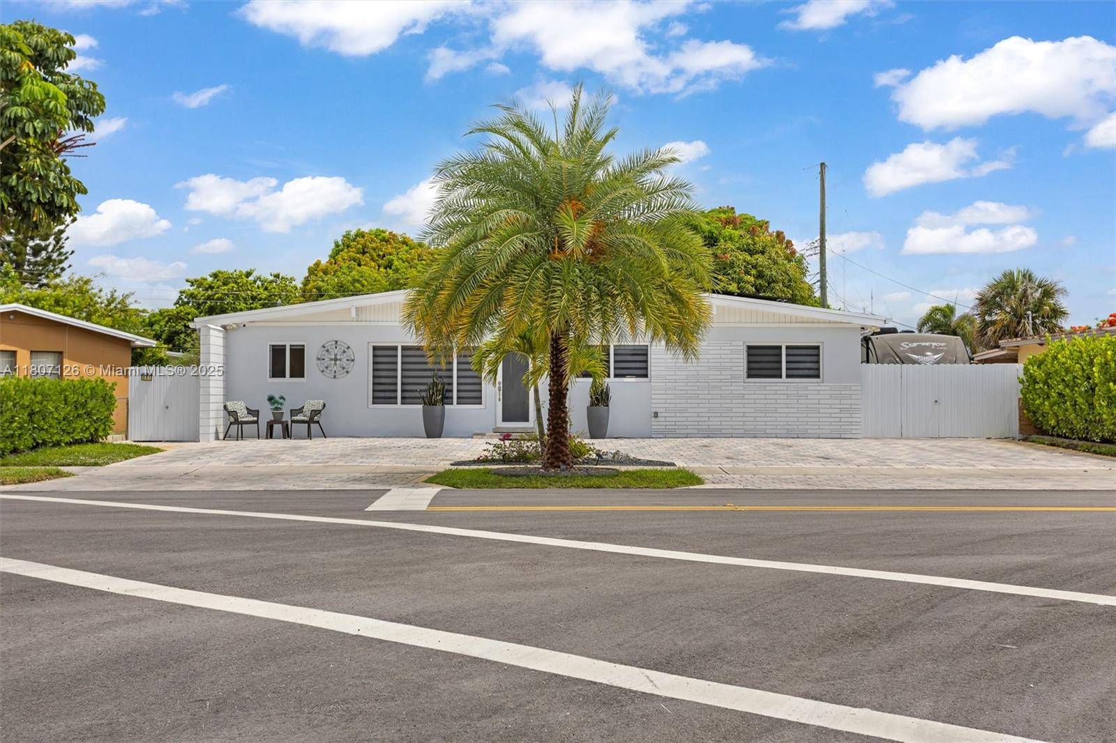 881 NW 177th TerMiami Gardens - picture