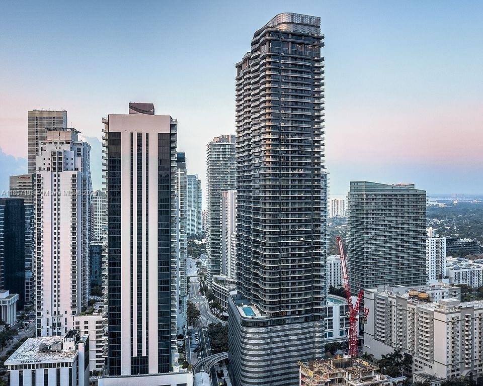 1000 Brickell PlzMiami - BRICKELL FLATIRON,CMC & Capital Group condo unit 2705 - picture