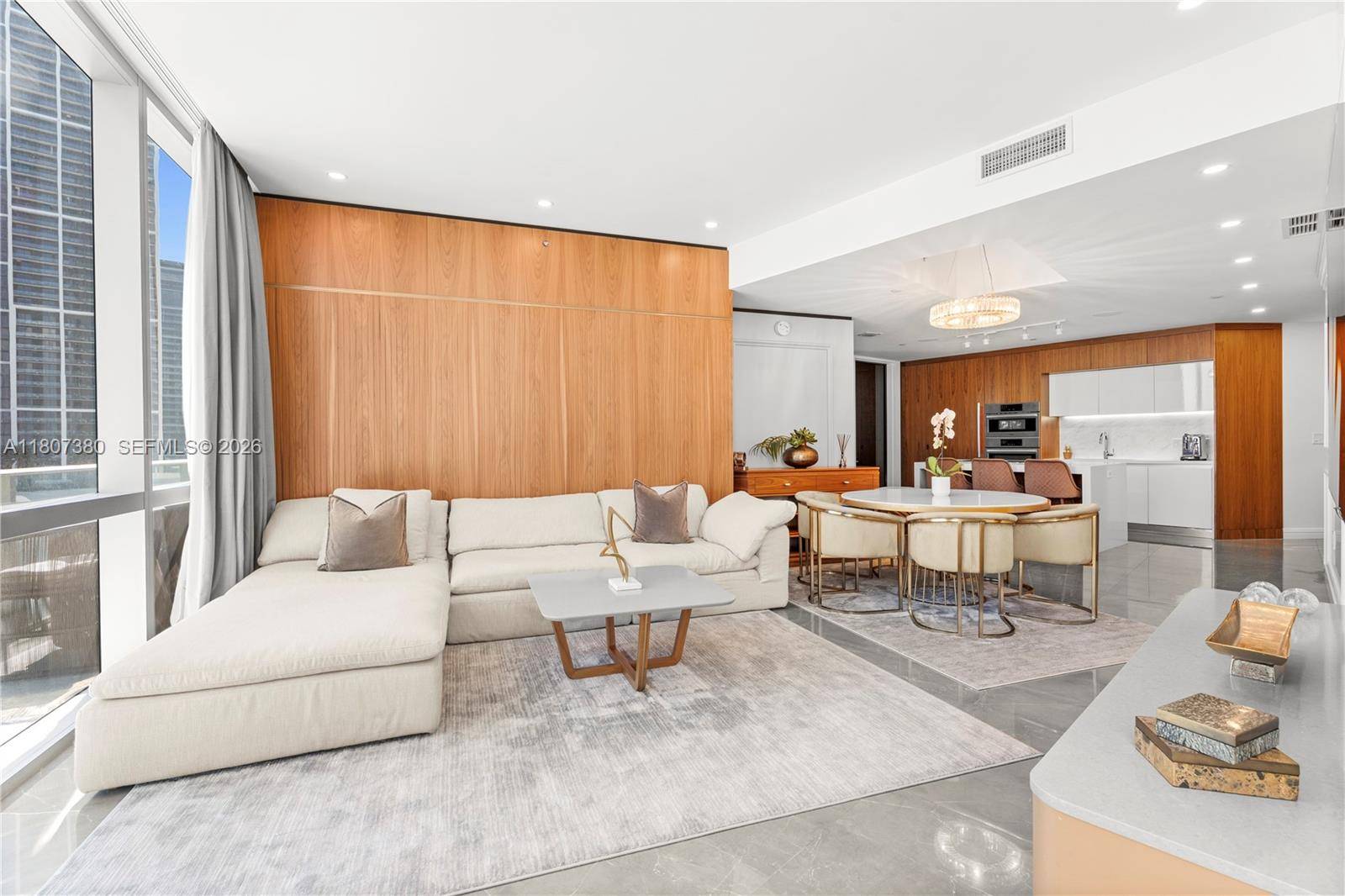 851 NE 1st AveMiami - PARAMOUNT MIAMI WORLDCENT condo unit 1409 - picture
