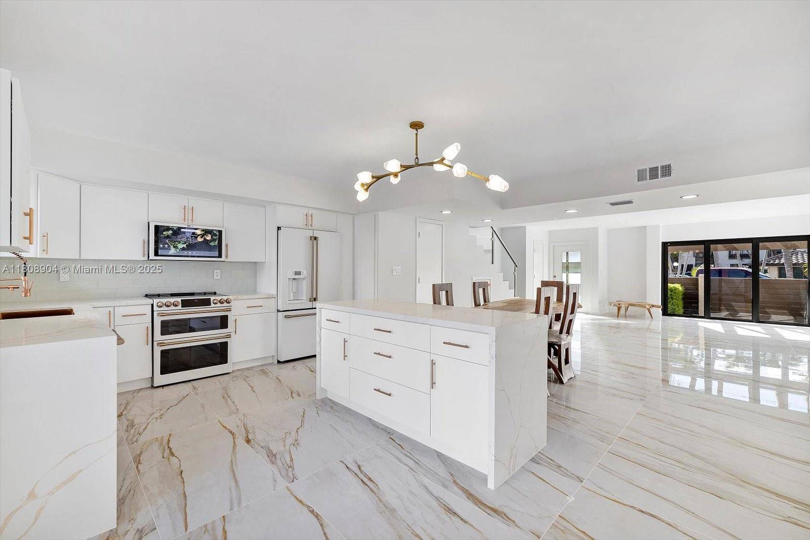 16449 NE 26th AveNorth Miami Beach - Townhouse condo unit 16 - picture