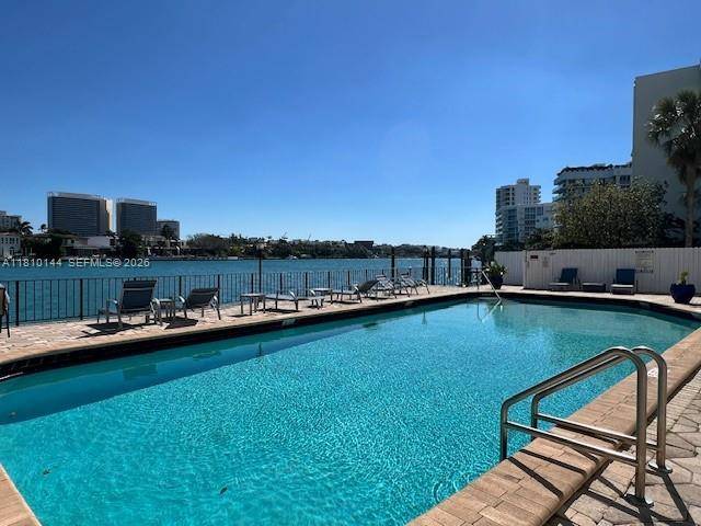 10101 E Bay Harbor DrBay Harbor Islands - Condo 5+ Stories,Condo condo unit 401 - picture