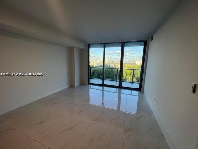 16385 Biscayne BlvdNorth Miami Beach - Condo 5+ Stories,Condo condo unit 820 - picture