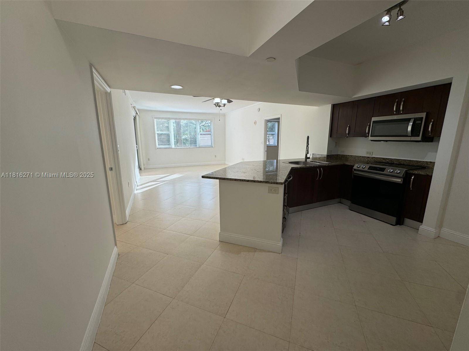 19900 E Country Club DrAventura - Condo 5+ Stories,Condo condo unit 209 - picture
