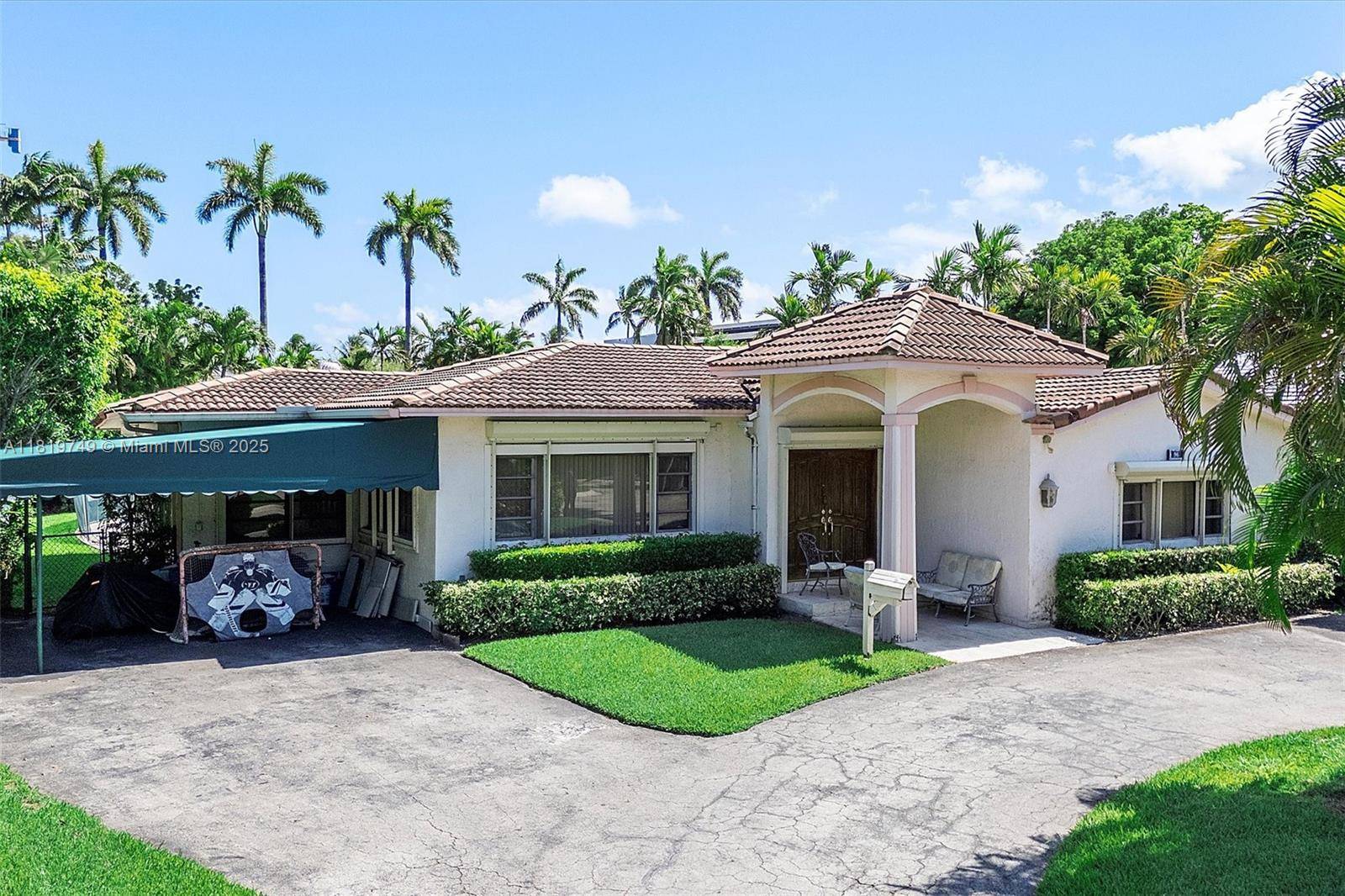 96 Bal Cross DrBal Harbour - picture