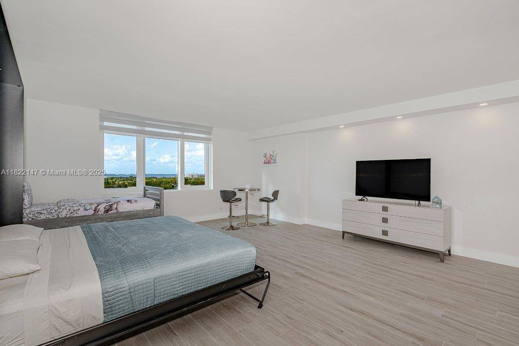 2301 Collins AveMiami Beach - Condo/Co-Op/Seasonal,Condo condo unit 1531 - picture