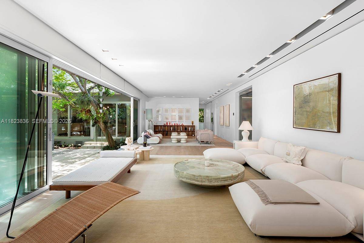 11 La Gorce CirMiami Beach - picture