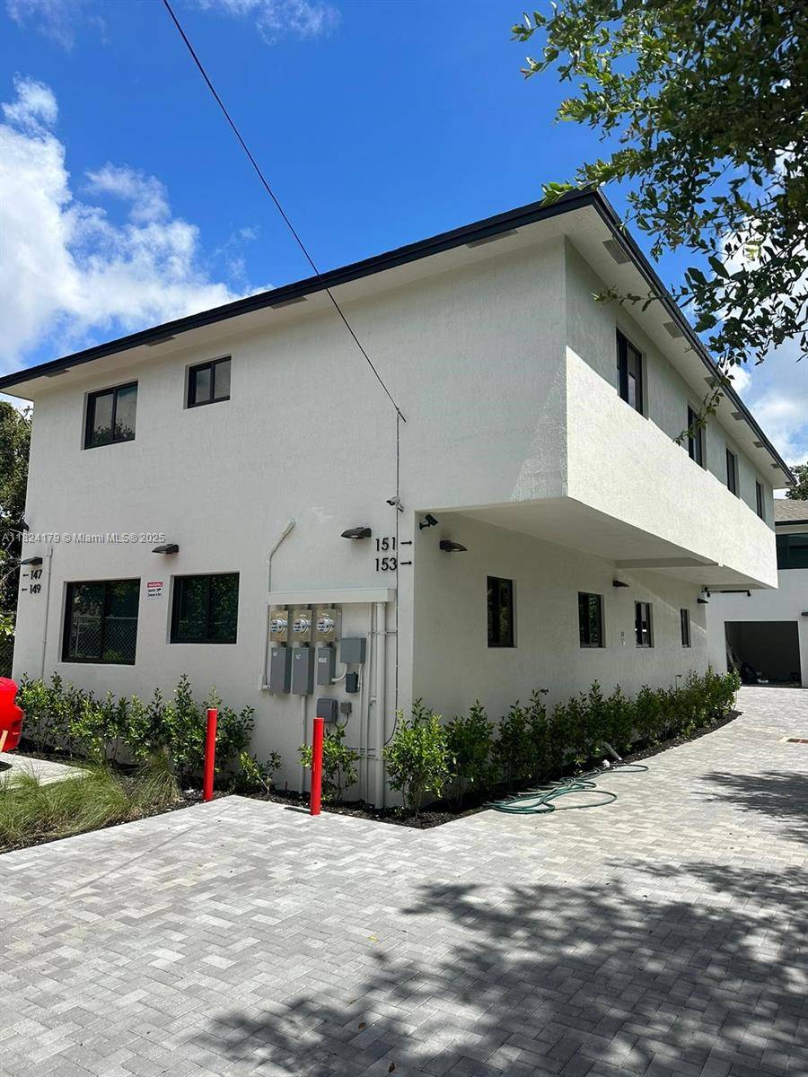 147 NW 61st StMiami - picture