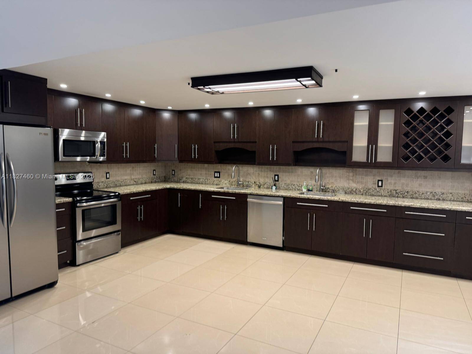 20401 NE 30th AveAventura - VILLA DORADA CONDO NO 2 condo unit 124-8 - picture