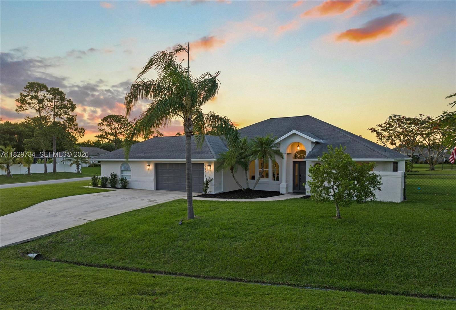 2055 SW Aaron LnPort St. Lucie - picture
