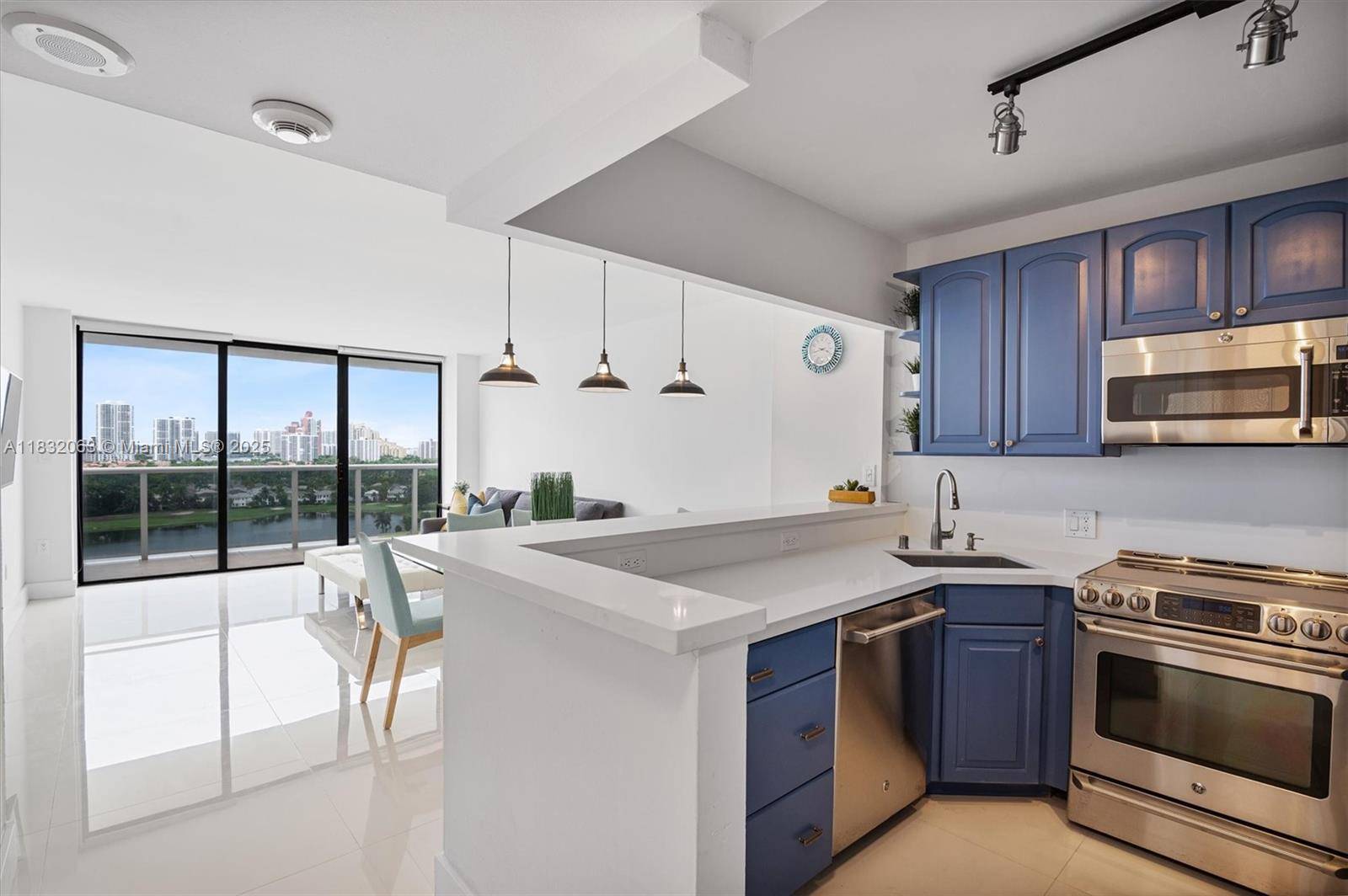 3675 N Country Club DrAventura - Condo 5+ Stories,Condo condo unit 1705 - picture