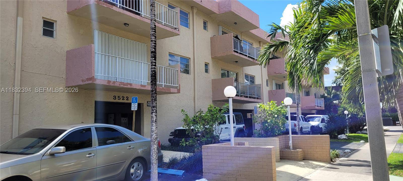 3522 NE 171st StNorth Miami Beach - Condo 1-4 Stories,Condo condo unit 104 - picture