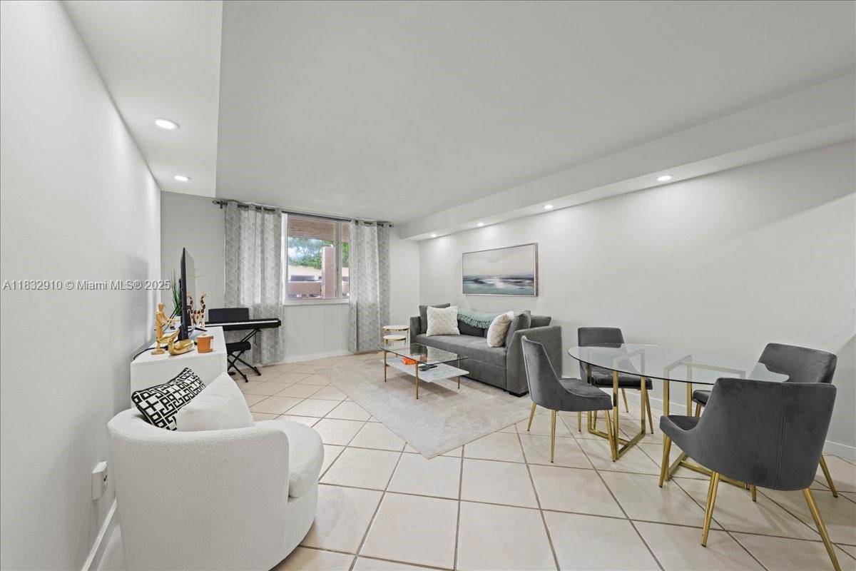 540 Brickell Key DrMiami - Condo 5+ Stories,Condo condo unit 412 - picture